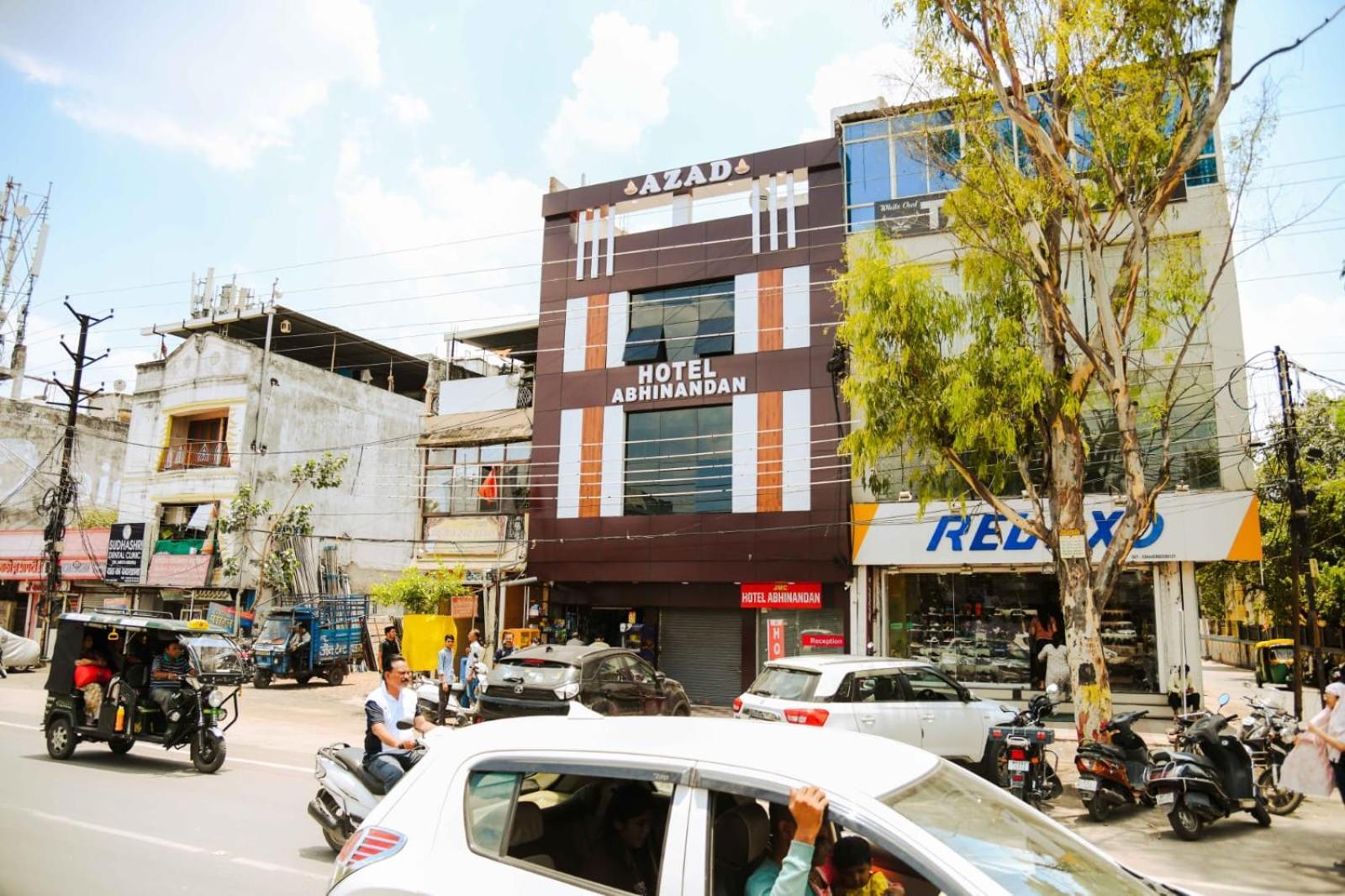 Hotel Abhinandan Indore Extérieur photo