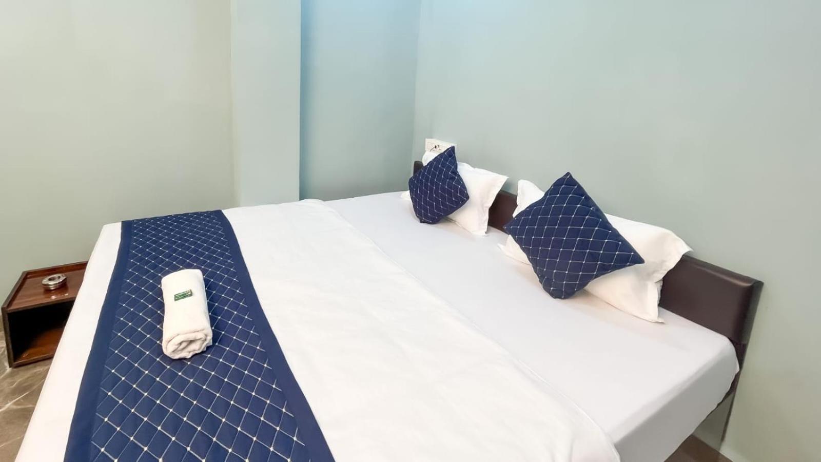 Hotel Abhinandan Indore Extérieur photo