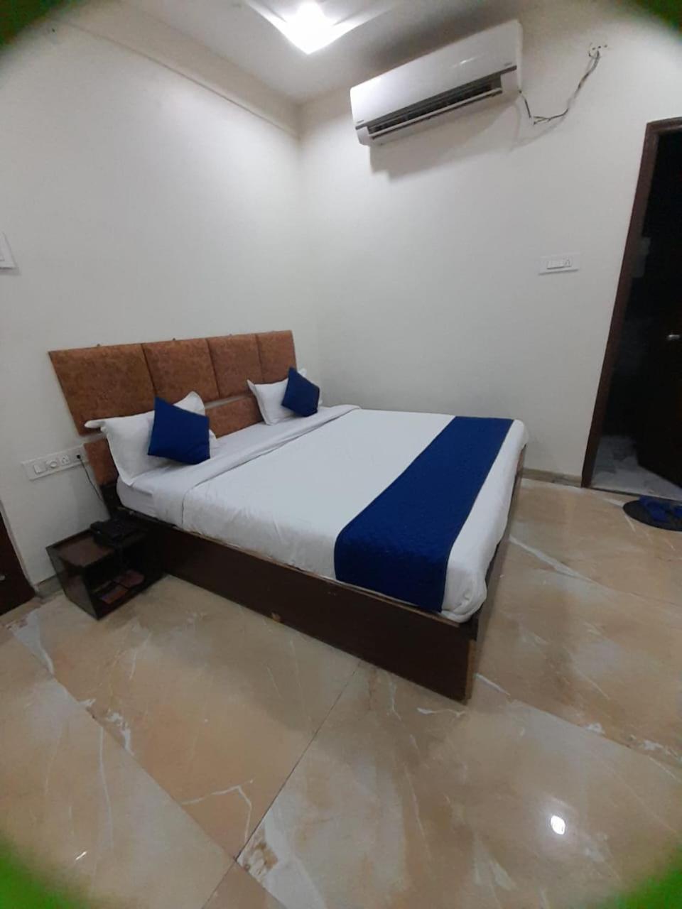 Hotel Abhinandan Indore Extérieur photo